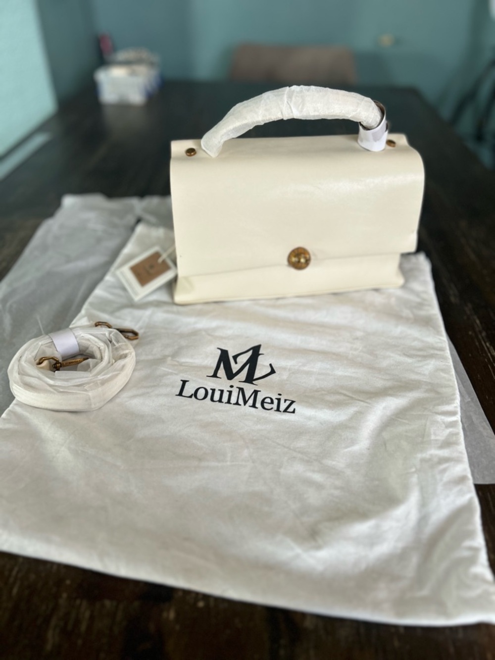 🔥 LouiMeiz off white color luxury bag , fine leather beautiful hardware NWT - Picture 2 of 8